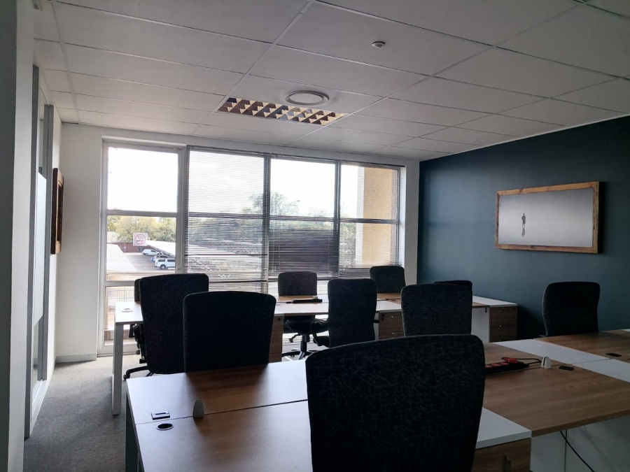 To Let Commercial Property for Rent in Die Hoewes Gauteng