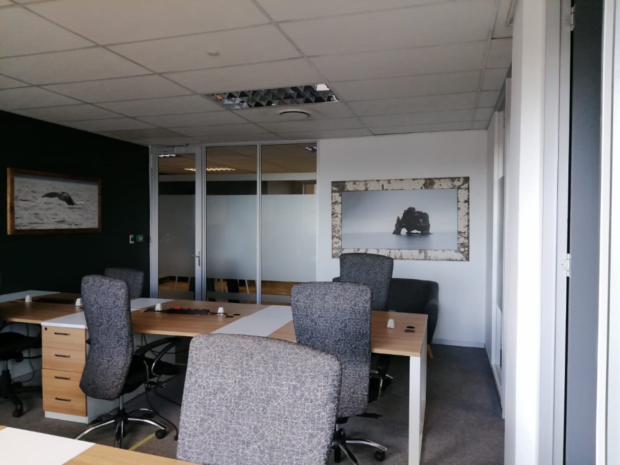 To Let Commercial Property for Rent in Die Hoewes Gauteng