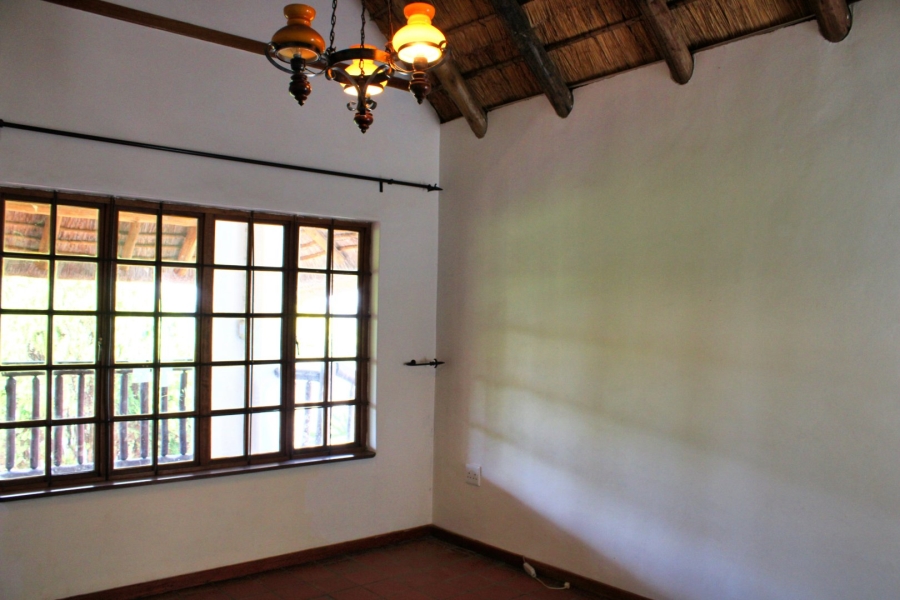  Bedroom Property for Sale in Waverley Gauteng