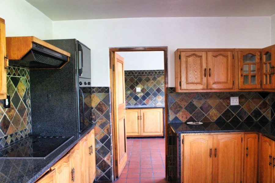  Bedroom Property for Sale in Waverley Gauteng