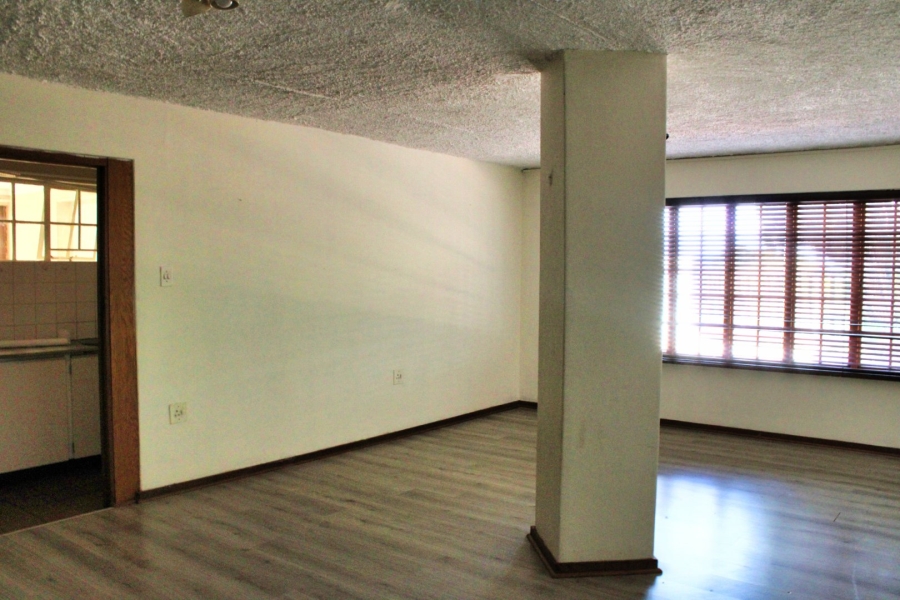  Bedroom Property for Sale in Waverley Gauteng