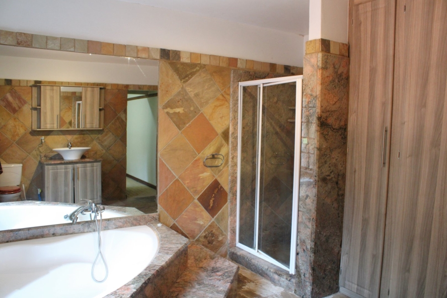  Bedroom Property for Sale in Waverley Gauteng