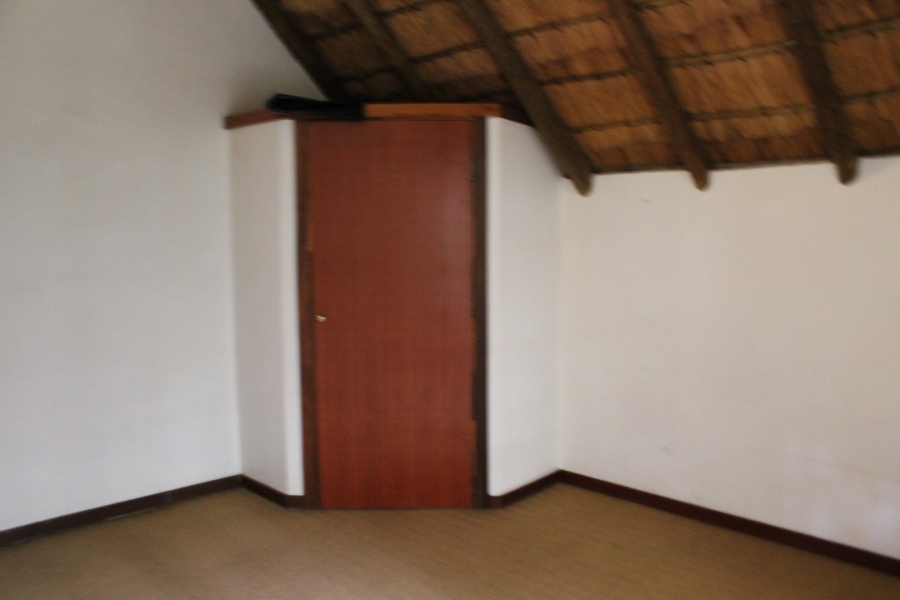  Bedroom Property for Sale in Waverley Gauteng