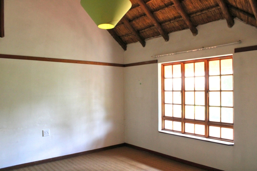  Bedroom Property for Sale in Waverley Gauteng