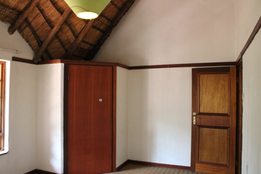  Bedroom Property for Sale in Waverley Gauteng