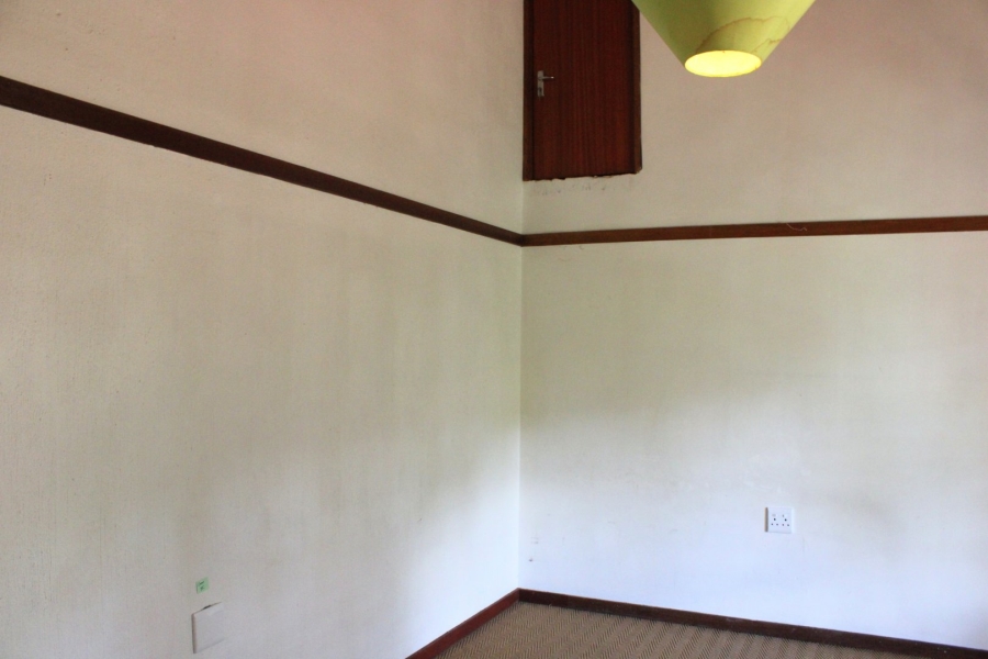  Bedroom Property for Sale in Waverley Gauteng