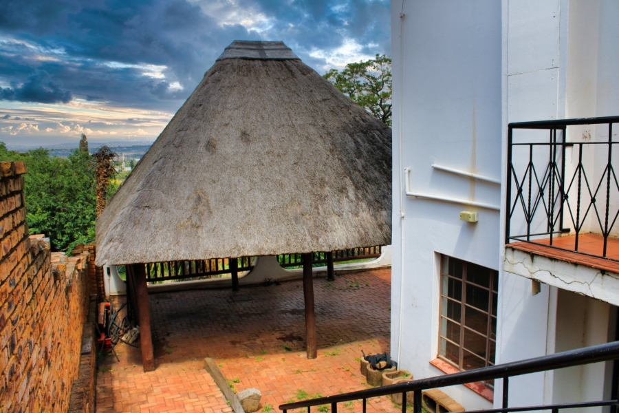  Bedroom Property for Sale in Waverley Gauteng