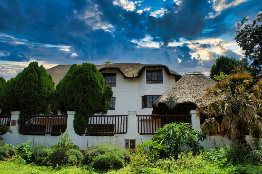  Bedroom Property for Sale in Waverley Gauteng