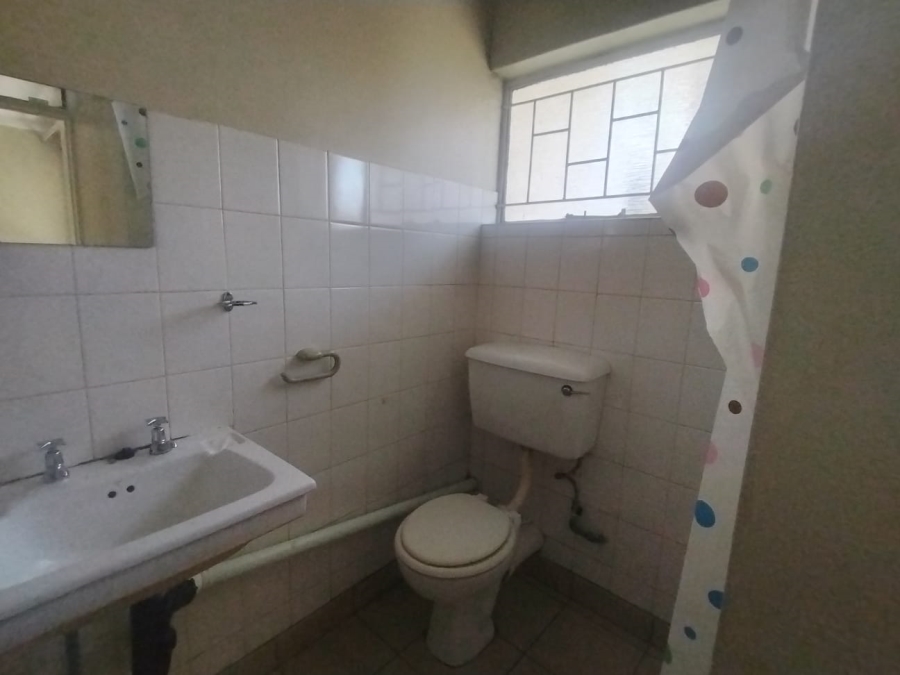  Bedroom Property for Sale in Waverley Gauteng