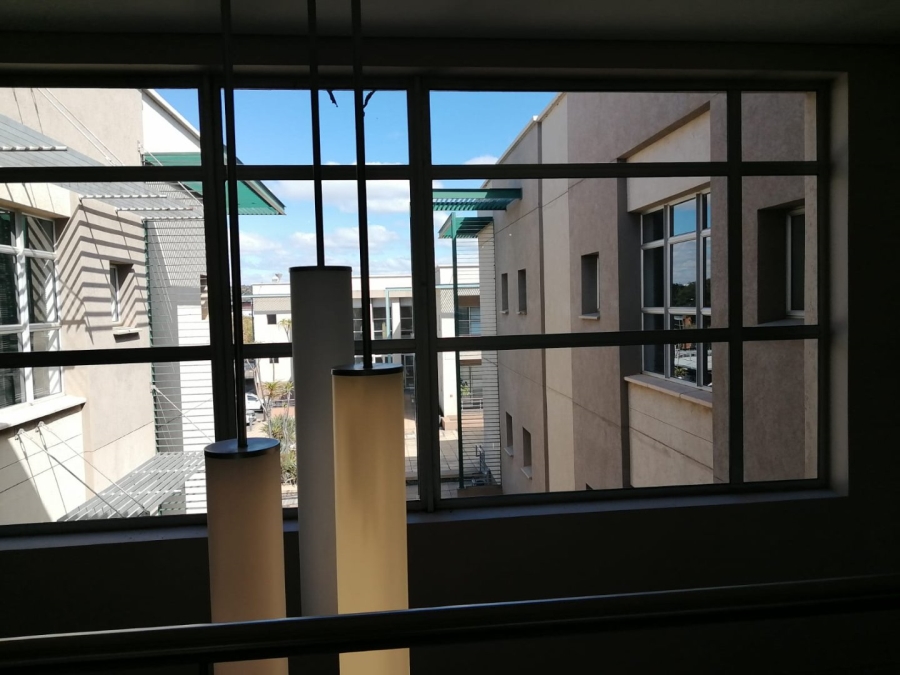 To Let Commercial Property for Rent in Die Hoewes Gauteng