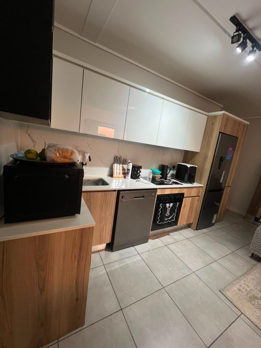 To Let 1 Bedroom Property for Rent in Waterfall Gauteng