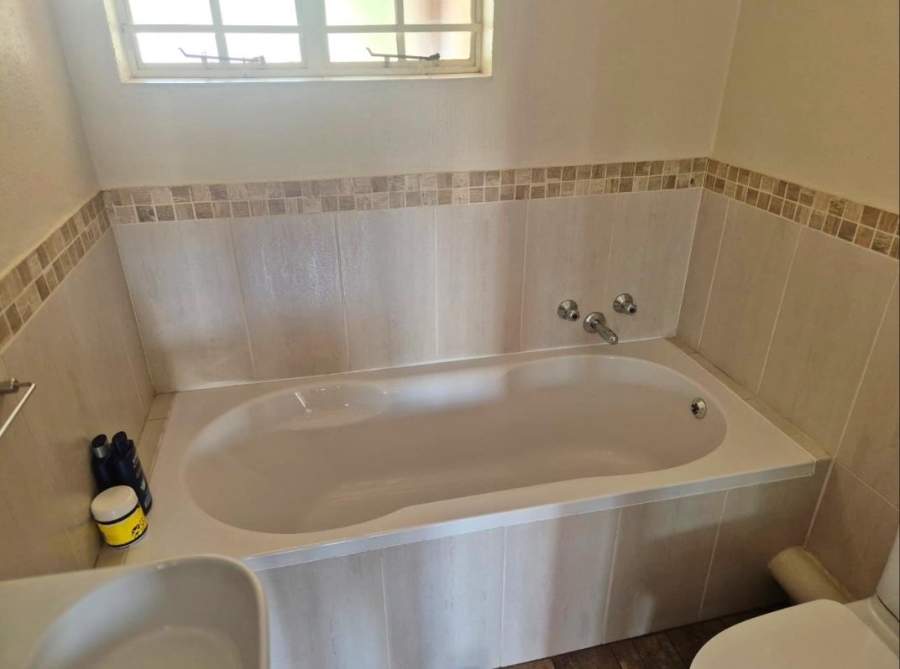 2 Bedroom Property for Sale in Noordwyk Gauteng