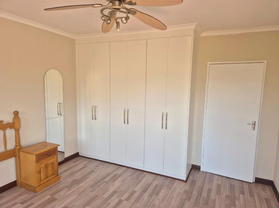 2 Bedroom Property for Sale in Noordwyk Gauteng