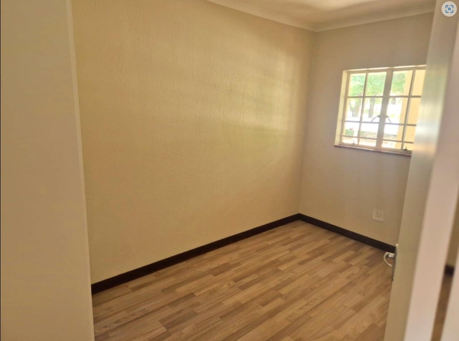 2 Bedroom Property for Sale in Noordwyk Gauteng