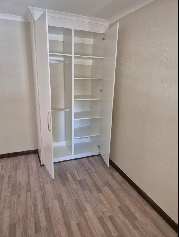 2 Bedroom Property for Sale in Noordwyk Gauteng