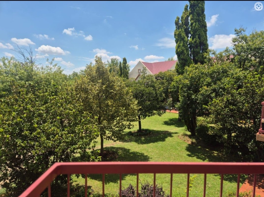 2 Bedroom Property for Sale in Noordwyk Gauteng