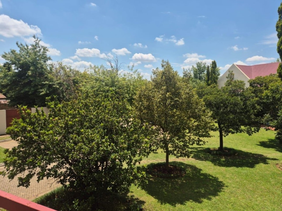 2 Bedroom Property for Sale in Noordwyk Gauteng