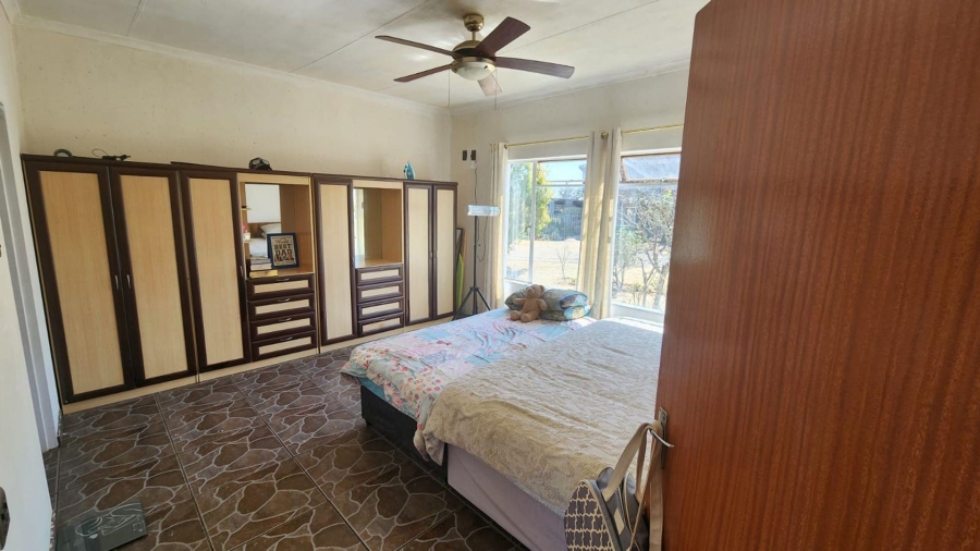 To Let 3 Bedroom Property for Rent in Vaaloewer Gauteng