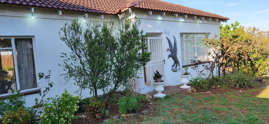 To Let 3 Bedroom Property for Rent in Vaaloewer Gauteng
