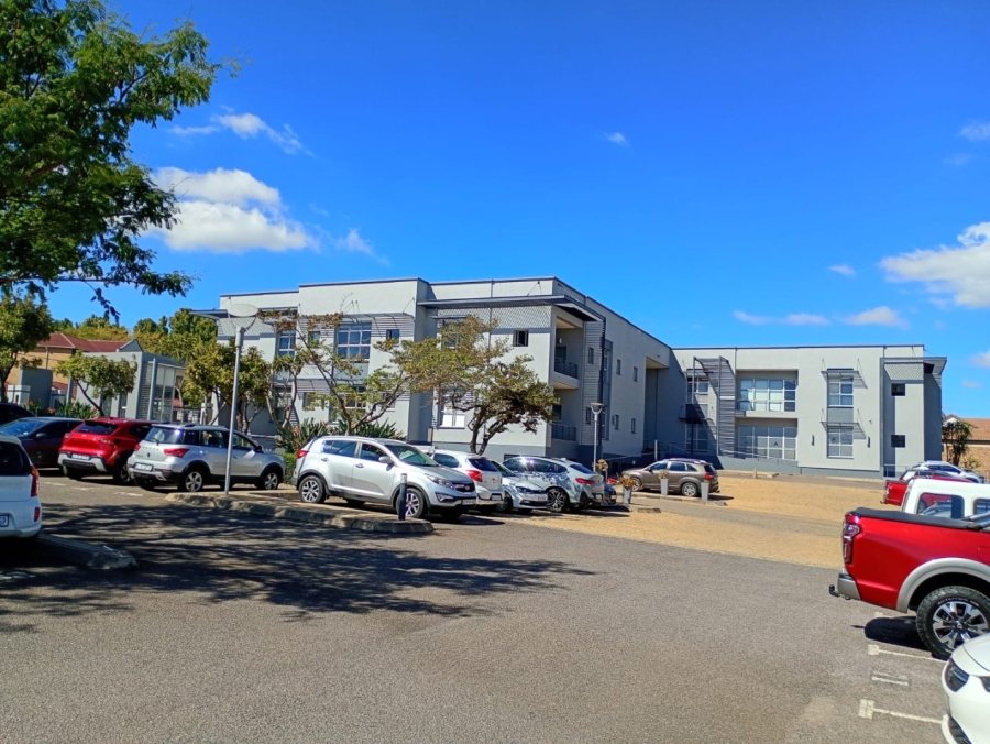 To Let Commercial Property for Rent in Die Hoewes Gauteng