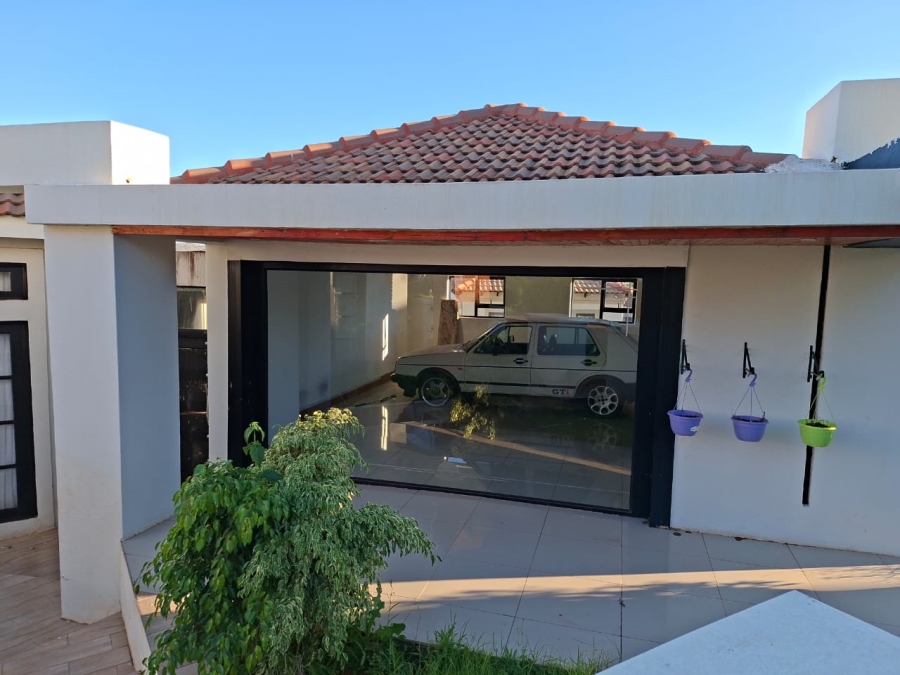 3 Bedroom Property for Sale in Elandspoort Gauteng