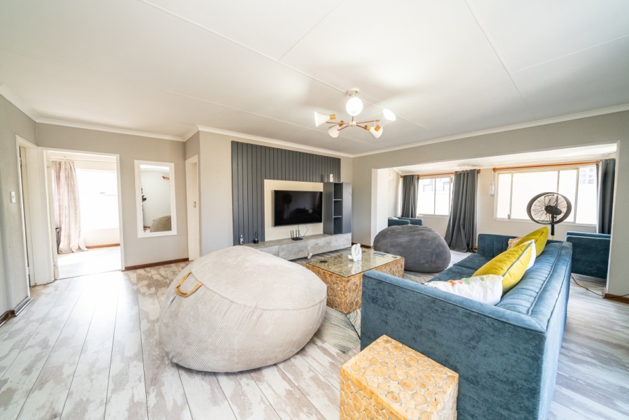 2 Bedroom Property for Sale in Corlett Gardens Gauteng
