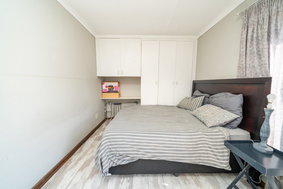 2 Bedroom Property for Sale in Corlett Gardens Gauteng