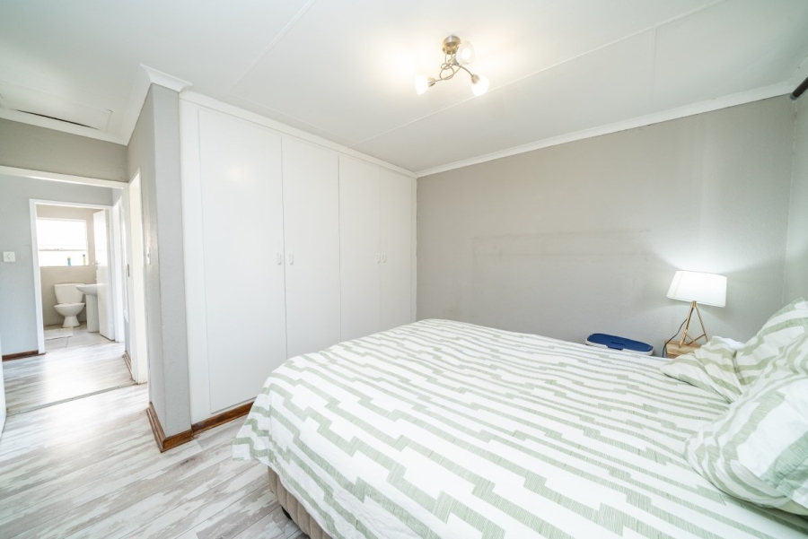 2 Bedroom Property for Sale in Corlett Gardens Gauteng