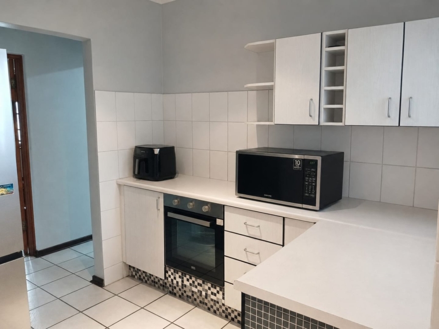 To Let 4 Bedroom Property for Rent in Halfway Gardens Gauteng