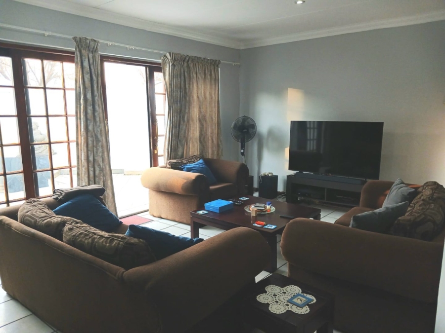 To Let 4 Bedroom Property for Rent in Halfway Gardens Gauteng
