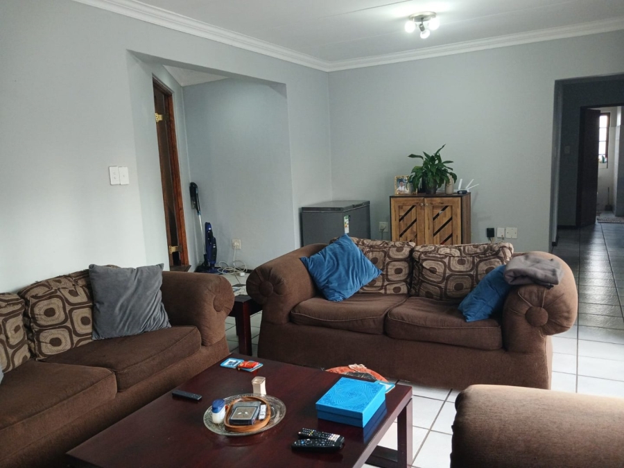 To Let 4 Bedroom Property for Rent in Halfway Gardens Gauteng