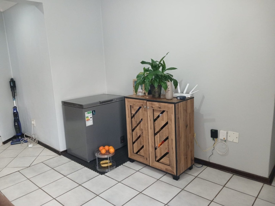 To Let 4 Bedroom Property for Rent in Halfway Gardens Gauteng