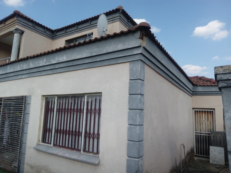 5 Bedroom Property for Sale in Danville Gauteng