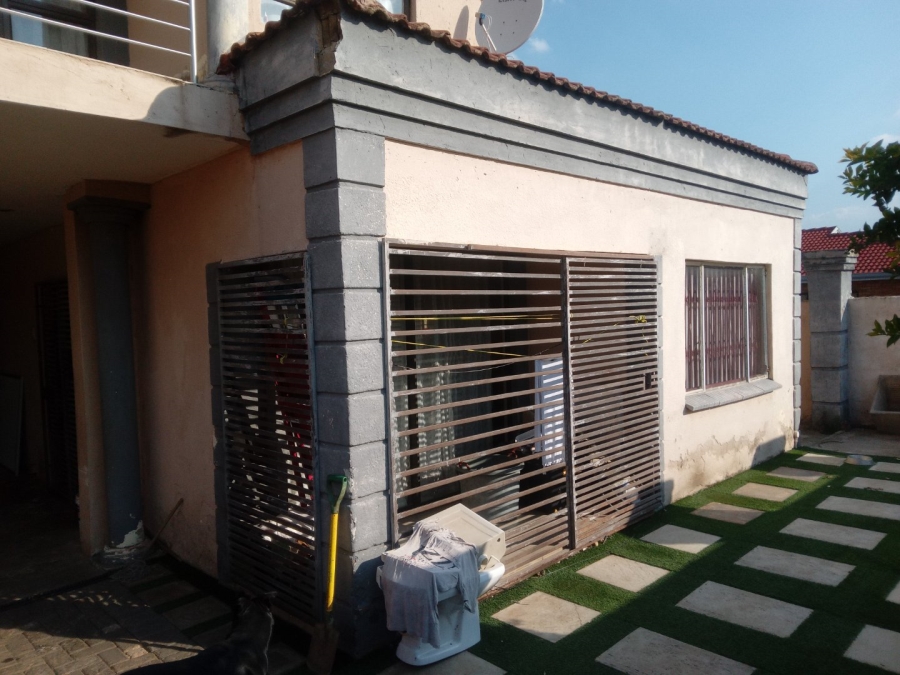 5 Bedroom Property for Sale in Danville Gauteng