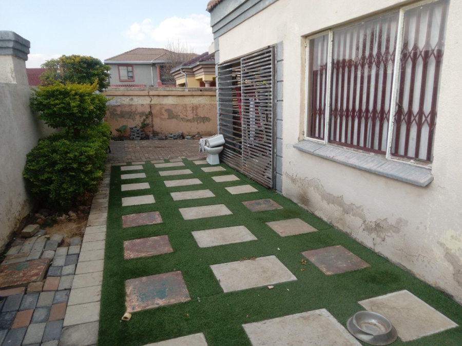 5 Bedroom Property for Sale in Danville Gauteng