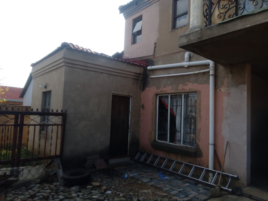 5 Bedroom Property for Sale in Danville Gauteng