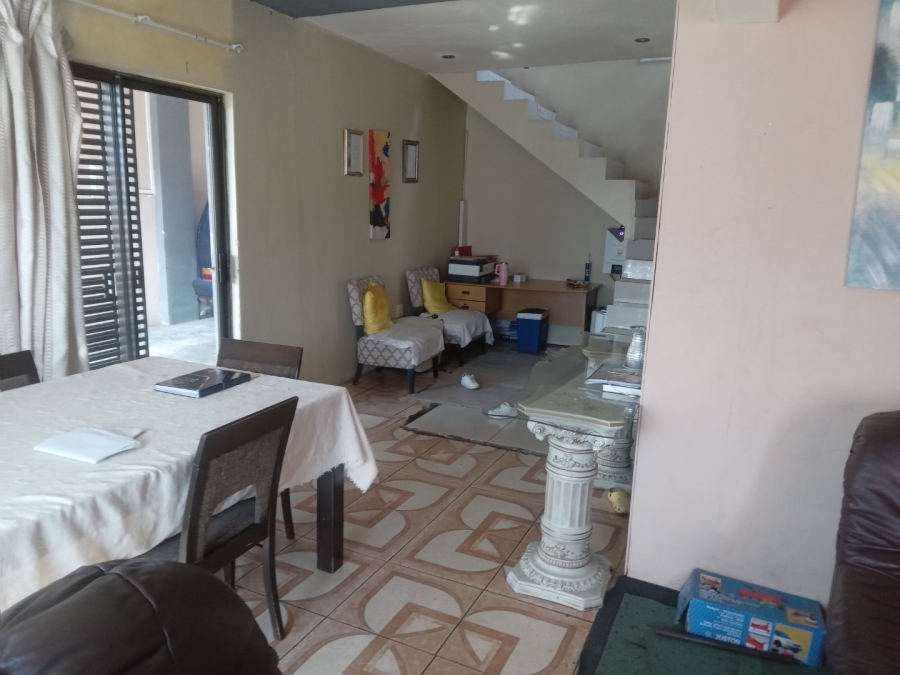 5 Bedroom Property for Sale in Danville Gauteng