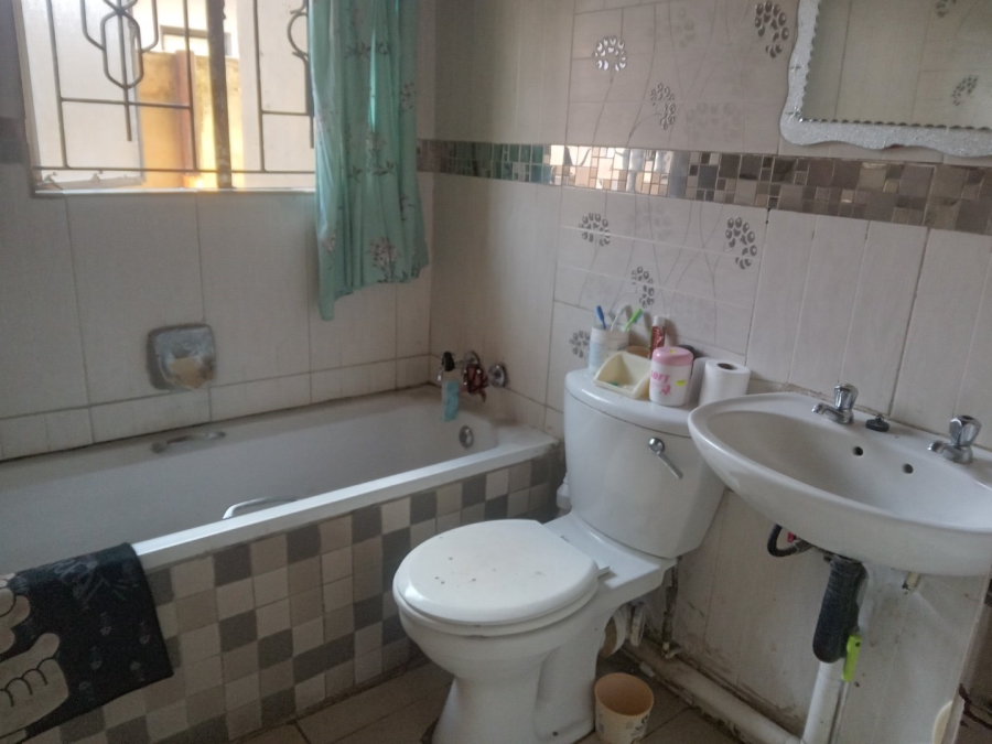 5 Bedroom Property for Sale in Danville Gauteng