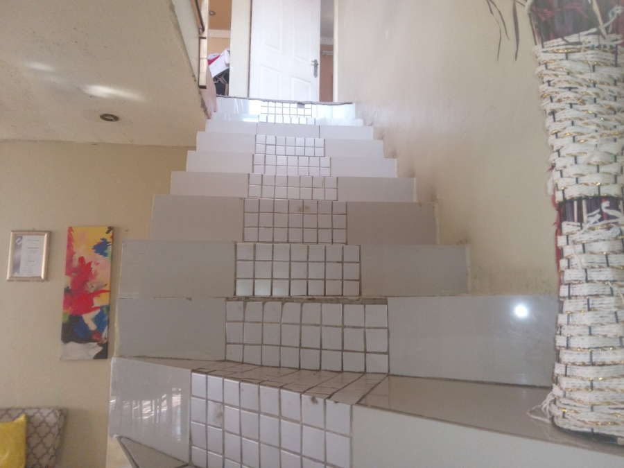 5 Bedroom Property for Sale in Danville Gauteng