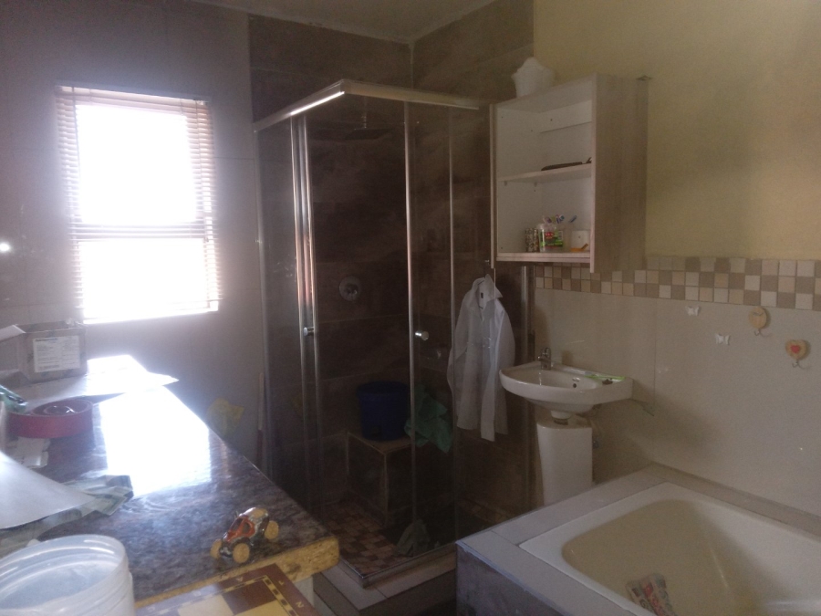 5 Bedroom Property for Sale in Danville Gauteng