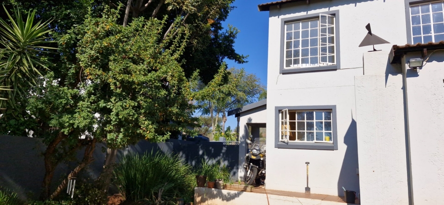 3 Bedroom Property for Sale in Amorosa Gauteng