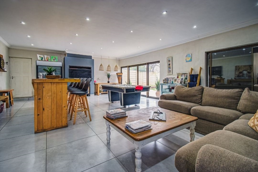 4 Bedroom Property for Sale in Van Riebeeck Park Gauteng