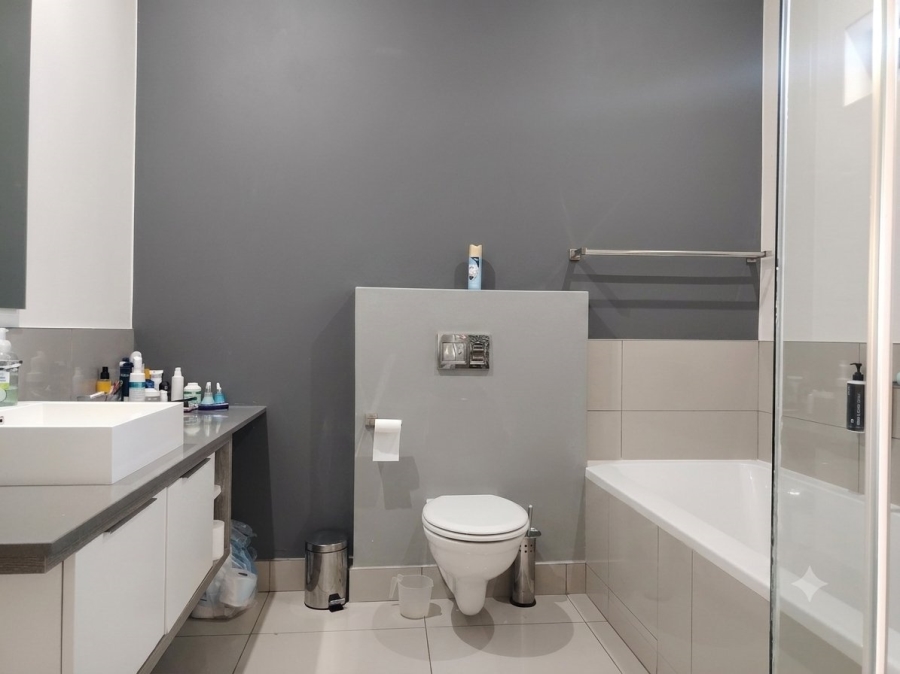 To Let 2 Bedroom Property for Rent in Rosebank Gauteng