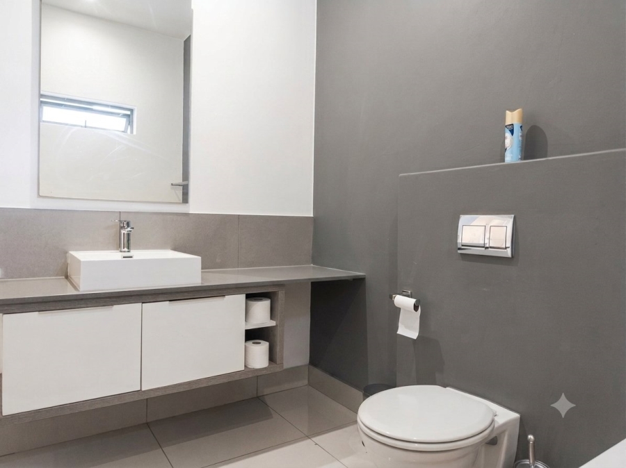 To Let 2 Bedroom Property for Rent in Rosebank Gauteng