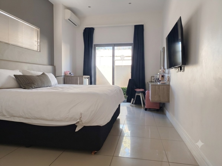 To Let 2 Bedroom Property for Rent in Rosebank Gauteng