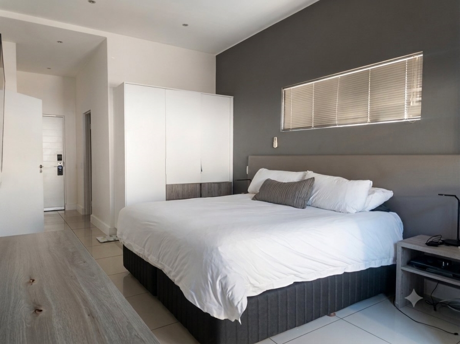 To Let 2 Bedroom Property for Rent in Rosebank Gauteng