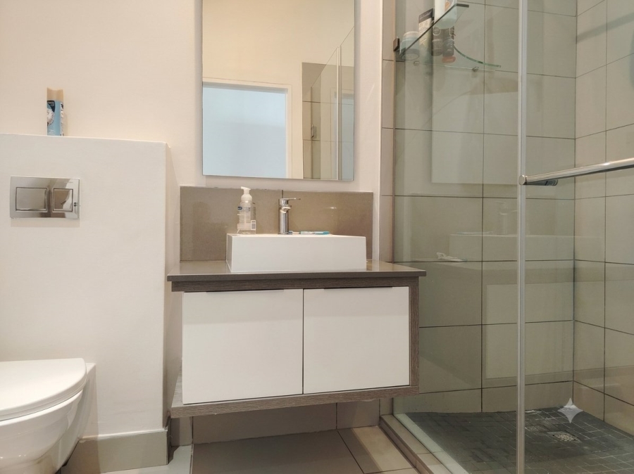 To Let 2 Bedroom Property for Rent in Rosebank Gauteng