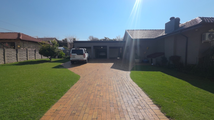 3 Bedroom Property for Sale in New Redruth Gauteng