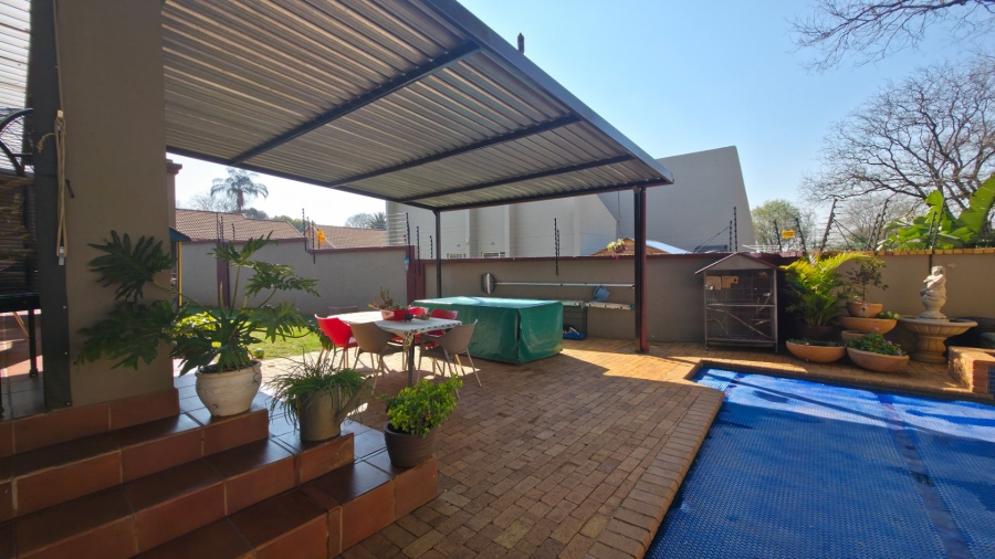 3 Bedroom Property for Sale in New Redruth Gauteng