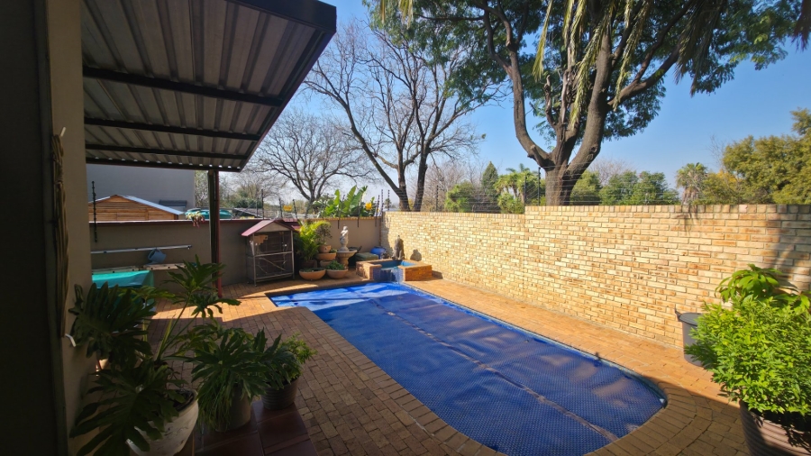 3 Bedroom Property for Sale in New Redruth Gauteng
